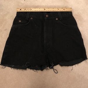 black levi’s shorts